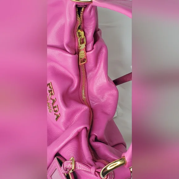 🔥HostPick🔥NWOT PRADA Milano Vibrant Pink Leather Shoulder Bag /Handbag Gold - Picture 6 of 16